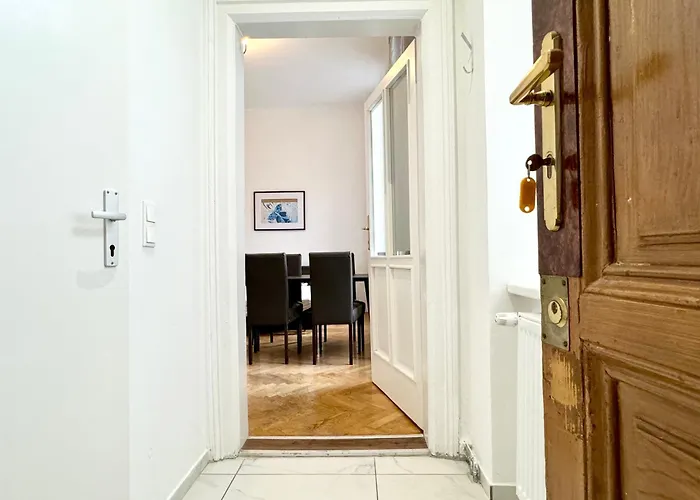 Cosy Located At Famous Kutschkermarkt Vienne